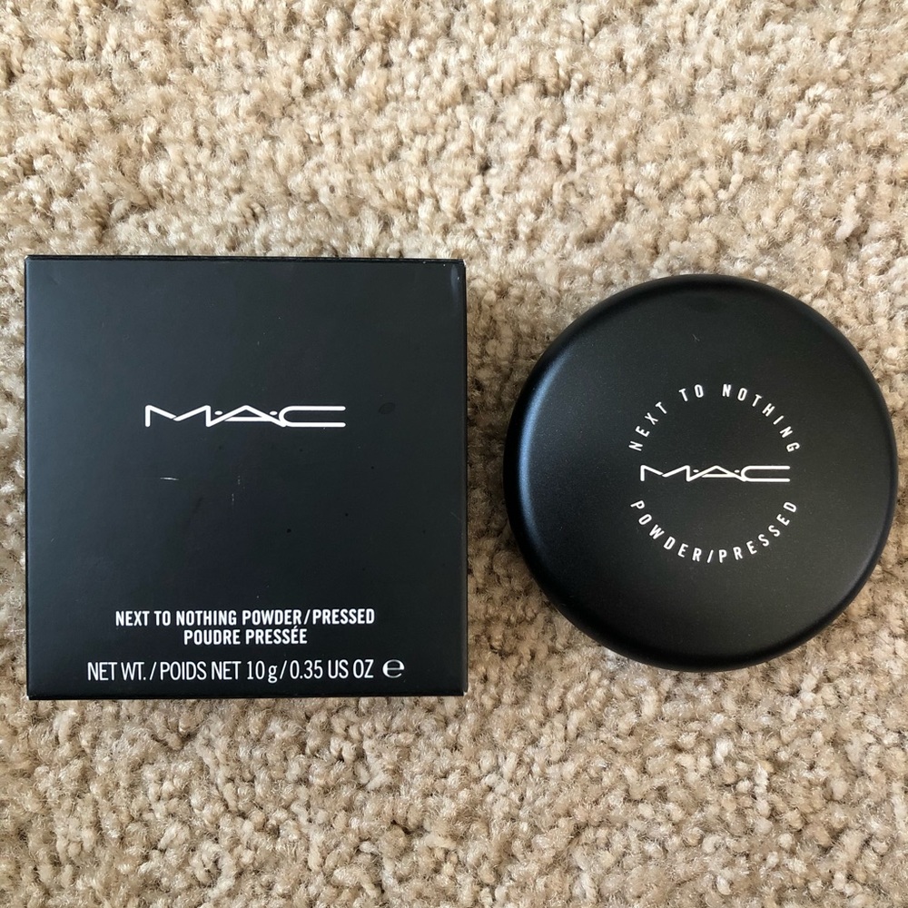 MAC Next To Nothing Powder Light Plus